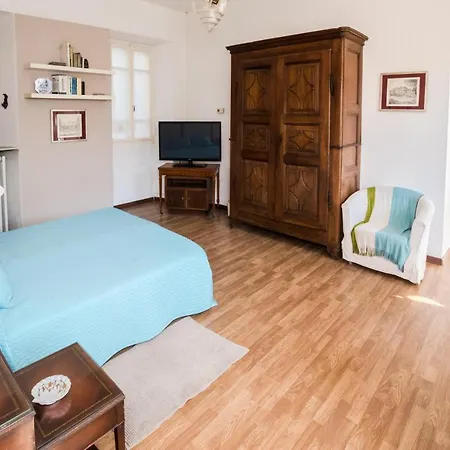 Il Noce @ Cuirone Bed & Breakfast Corgeno